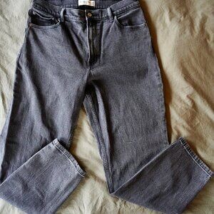 Abercrombie & Fitch The Mom High Rise Jean — Size 30/10 — Washed Black